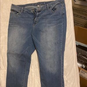 Jennifer Lopez Capris